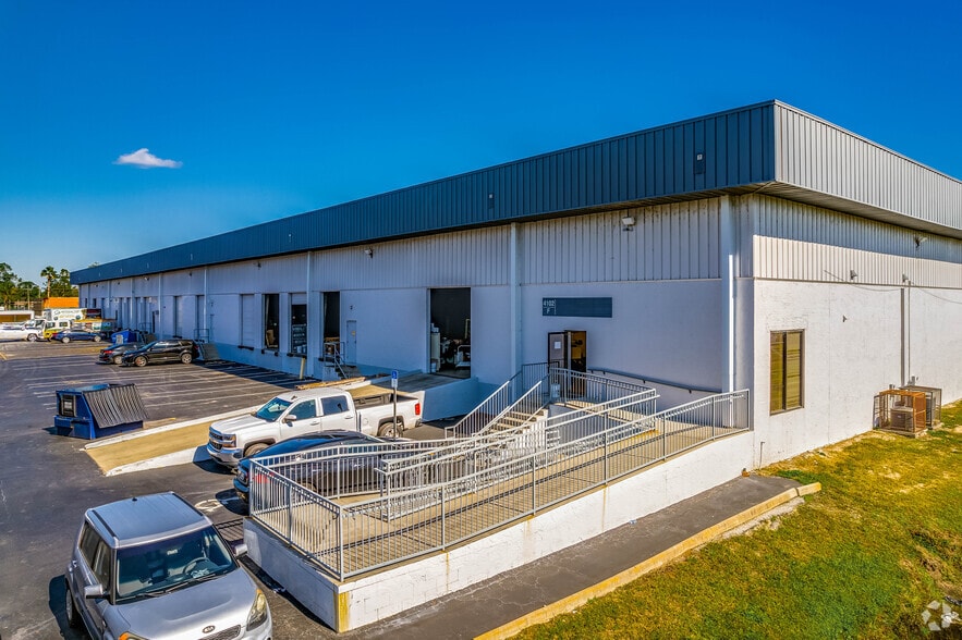 More Photos Of 3320 Vineland Rd, Orlando Unknown For Lease