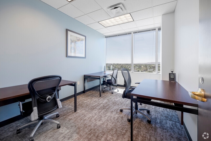 More Photos Of 2415 E Camelback Rd, Phoenix Coworking Space