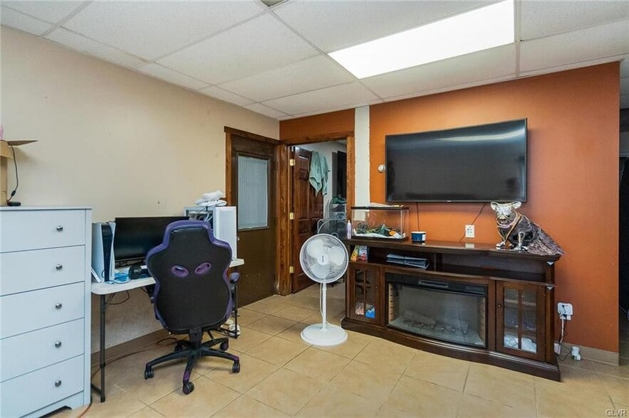 More Photos Of 839 S Front St, Allentown Warehouse For Sale