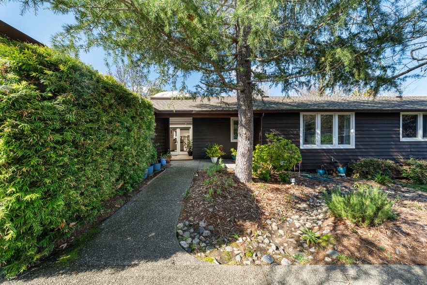 More Photos Of 8 Circle Rd, San Rafael Rehabilitation Center For Sale