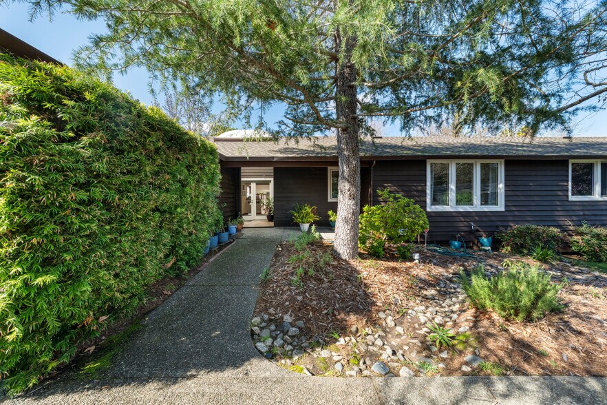 More Photos Of 8 Circle Rd, San Rafael Specialty For Sale