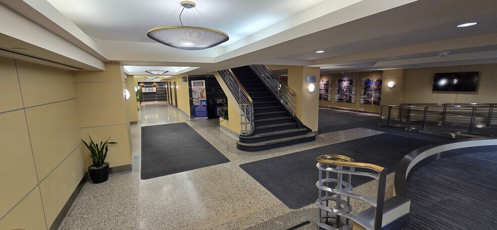 More Photos Of 300 S Washington Sq, Lansing Office Residential For Lease