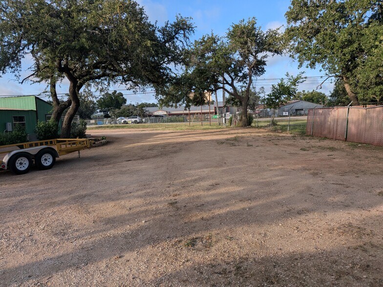 More Photos Of 2110 W Hwy 290, Dripping Springs General Retail For Lease