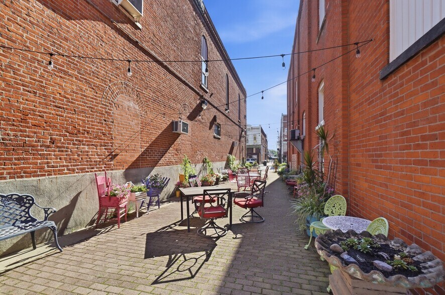 More Photos Of 209 N Main St, Delphos Restaurant For Sale