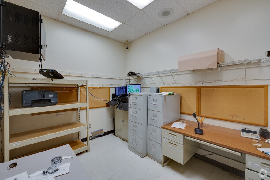 More Photos Of 5610 Lancaster Ave, Philadelphia Storefront For Lease