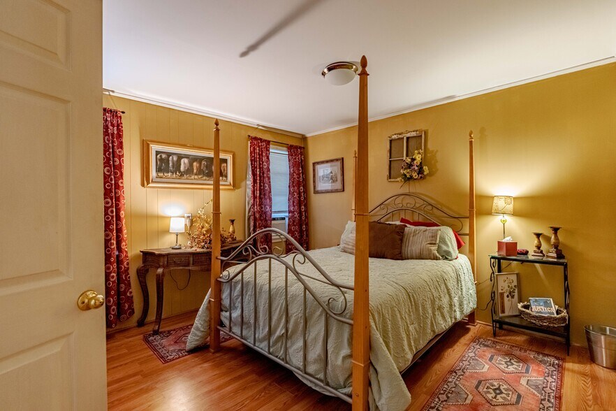 More Photos Of 133 Dixie Ave, Elizabethtown Storefront Retail Residential For Sale