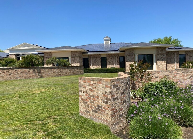 More Photos Of 8221-8227 N Fresno St, Fresno Office Residential For Lease