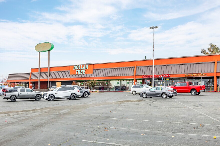 More Photos Of 1815-1985 Oro Dam Blvd E, Oroville Department Store For Sale