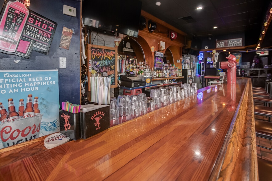 More Photos Of 314 State St, Alton Restaurant For Sale