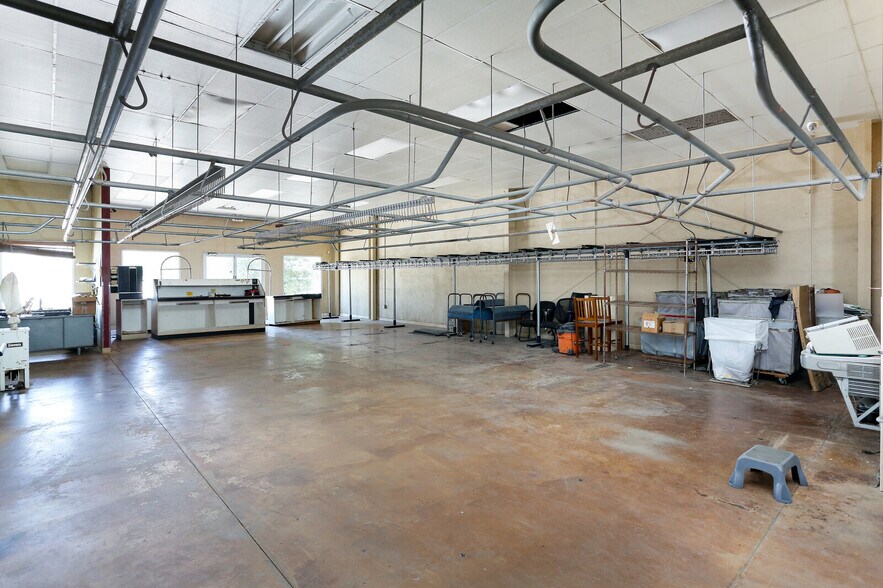 More Photos Of 9262 Culebra Rd, San Antonio Storefront Retail Office For Sale