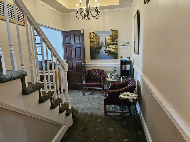 More Photos Of 208 N Washington St, Alexandria Storefront Retail Office For Lease