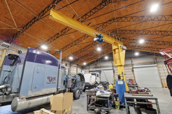 More Photos Of 1018 Abiff Rd, Bon Aqua Service For Sale