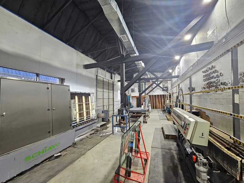 More Photos Of 390 Moffitt Blvd, Islip Warehouse For Sale