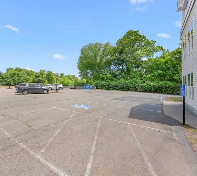 More Photos Of 580 Washington St, Easton Office For Lease