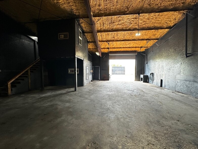 More Photos Of 10126 Jensen Dr, Houston Freestanding For Lease