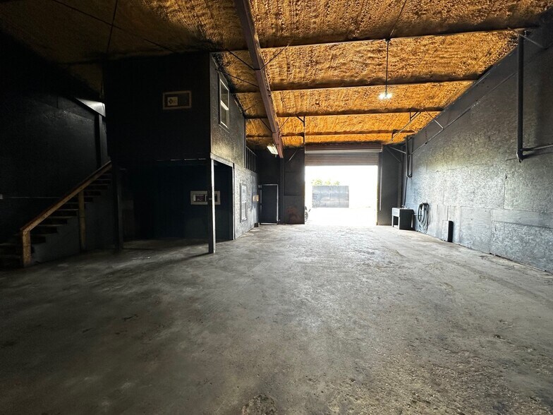 More Photos Of 10126 Jensen Dr, Houston Freestanding For Sale