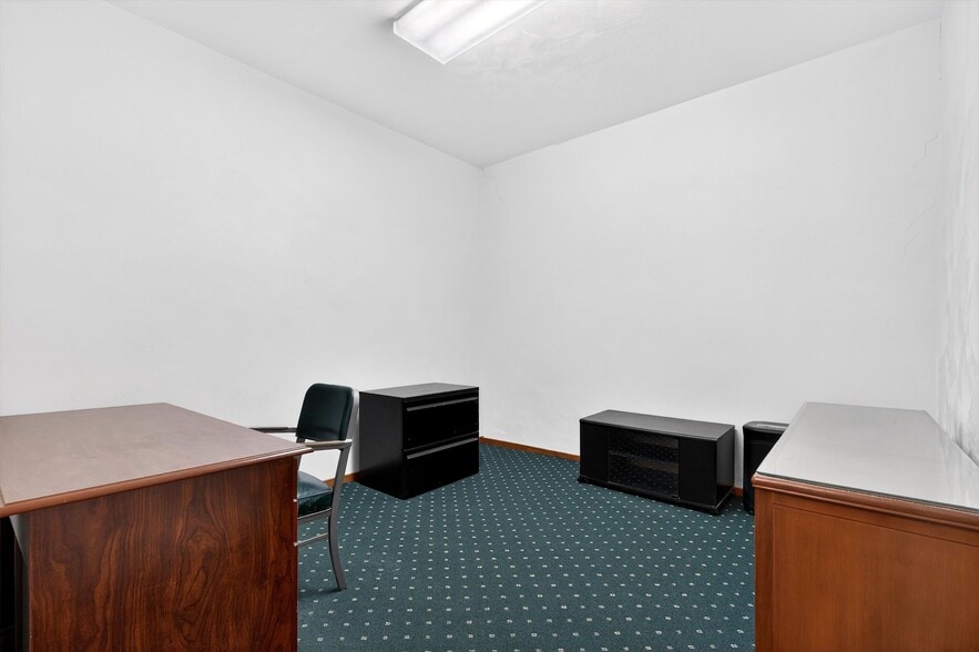 More Photos Of 210 E 5th Ave, Tarentum Office For Sale