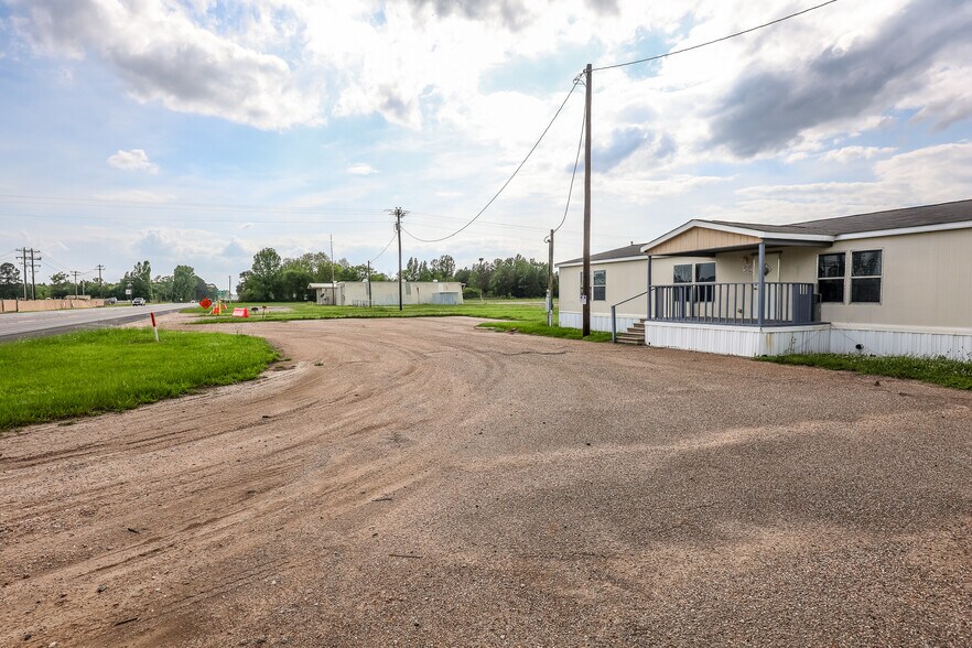 More Photos Of 2617 US Highway 79 N, Carthage Industrial For Sale