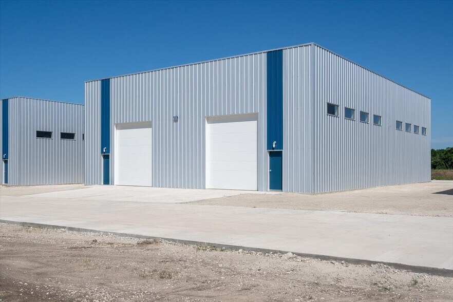 More Photos Of 9020 State Highway 21, Trenton Unknown For Lease