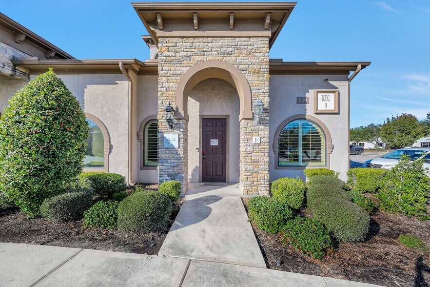 More Photos Of 250 Ed English Dr, Shenandoah Office For Sale
