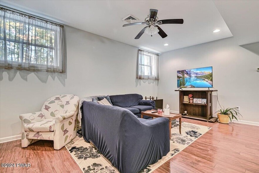 More Photos Of 186 Ledgedale Rd, Lake Ariel Apartments For Sale