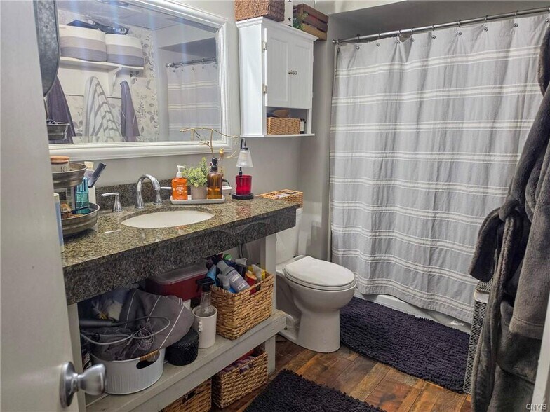 More Photos Of 6266 Lakeshore Rd, Verona Beach Restaurant For Sale