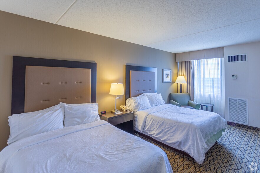 More Photos Of 1717 Airport Exchange Blvd, Erlanger Hotel For Sale
