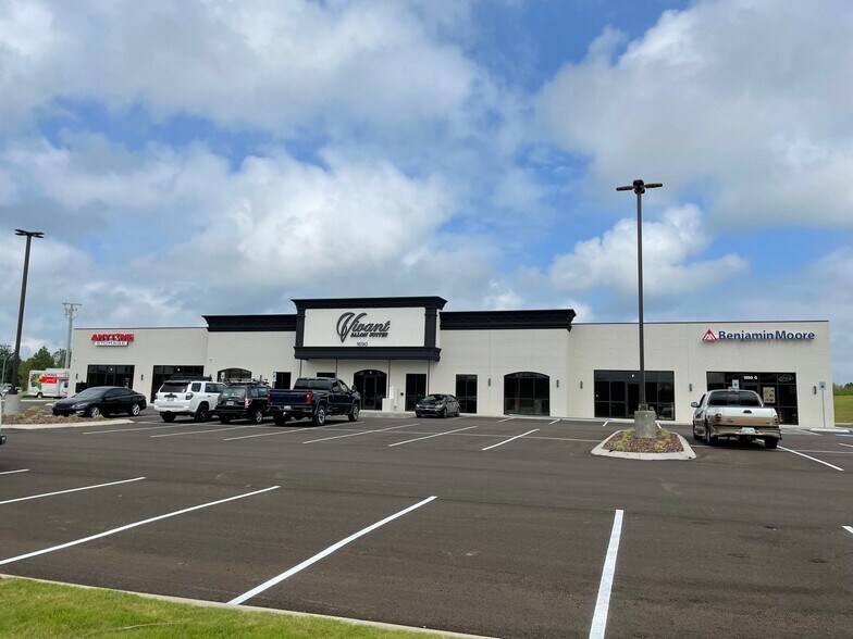 More Photos Of 1690 Wilma Rudolph Blvd, Clarksville Storefront Retail Office For Lease