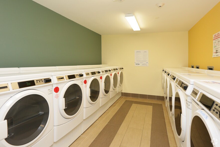 More Photos Of 700 Wincoram Way, Coram Apartments For Lease