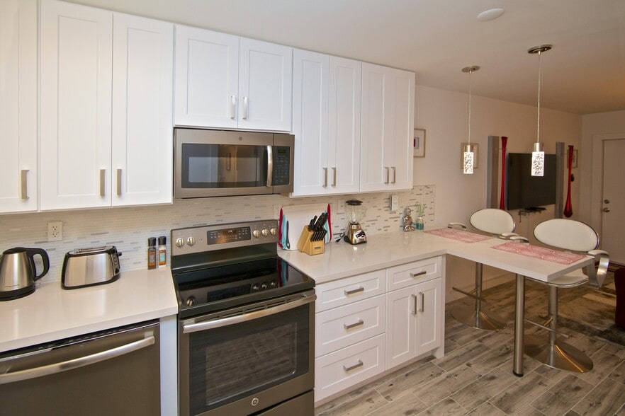 More Photos Of 605 S Riverside Dr, Pompano Beach Apartments For Sale