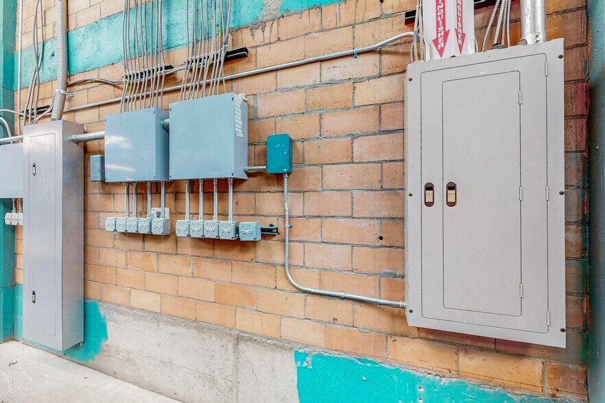 More Photos Of 1510-1512 1st St NW, Albuquerque Industrial For Sale