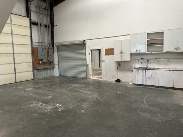 More Photos Of 6355 Boucher Dr, Edmond Showroom For Lease