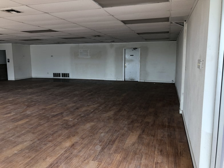 More Photos Of 1438 Pat Booker Rd, Universal City Freestanding For Lease