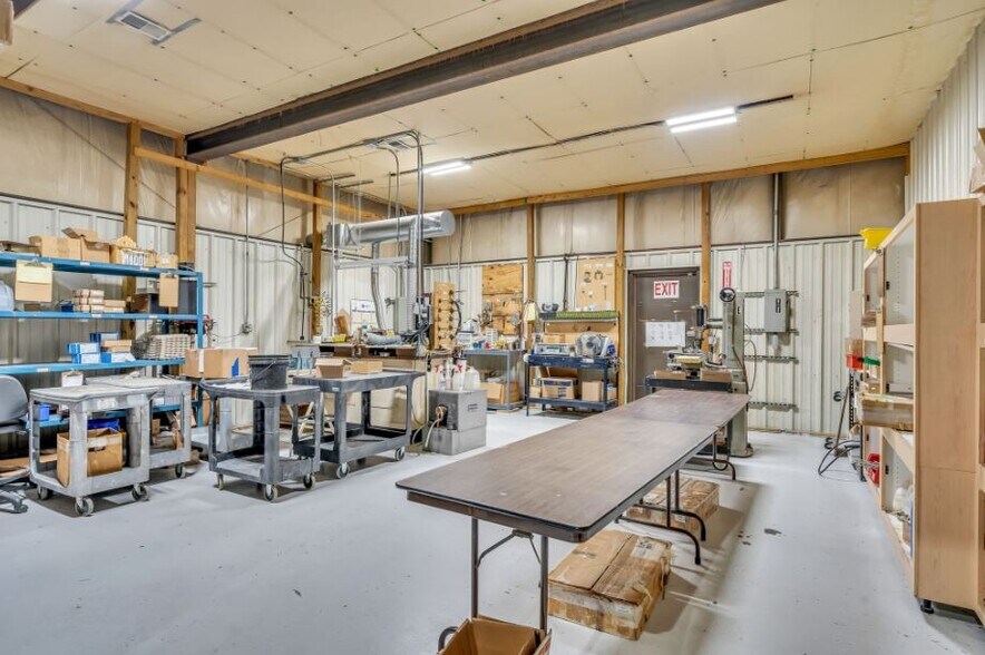 More Photos Of 106 Tennsco Dr, Dickson Warehouse For Sale