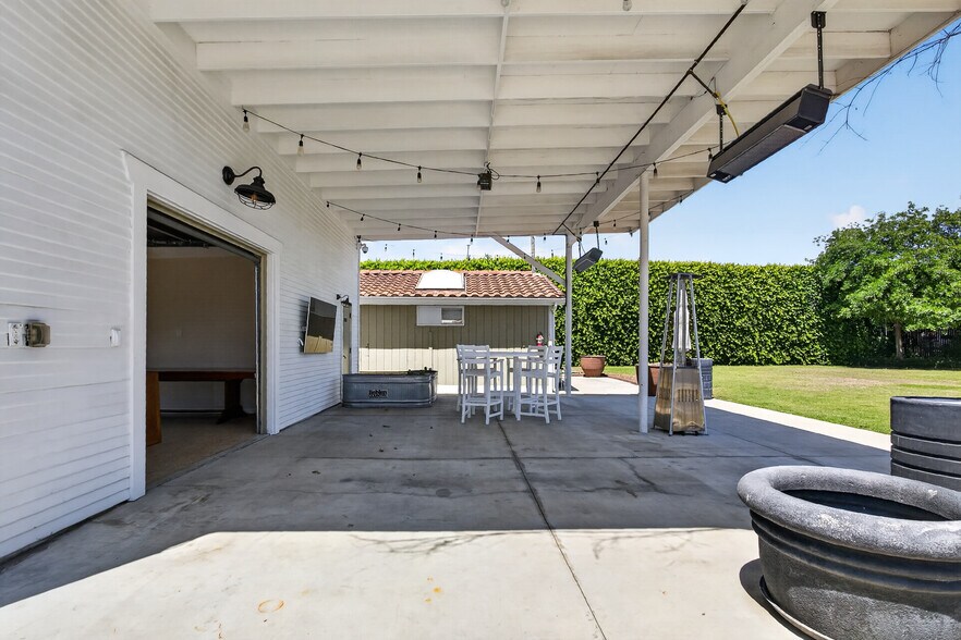 More Photos Of 17066 Palmdale Ln, Huntington Beach Contractor Storage Yard For Sale
