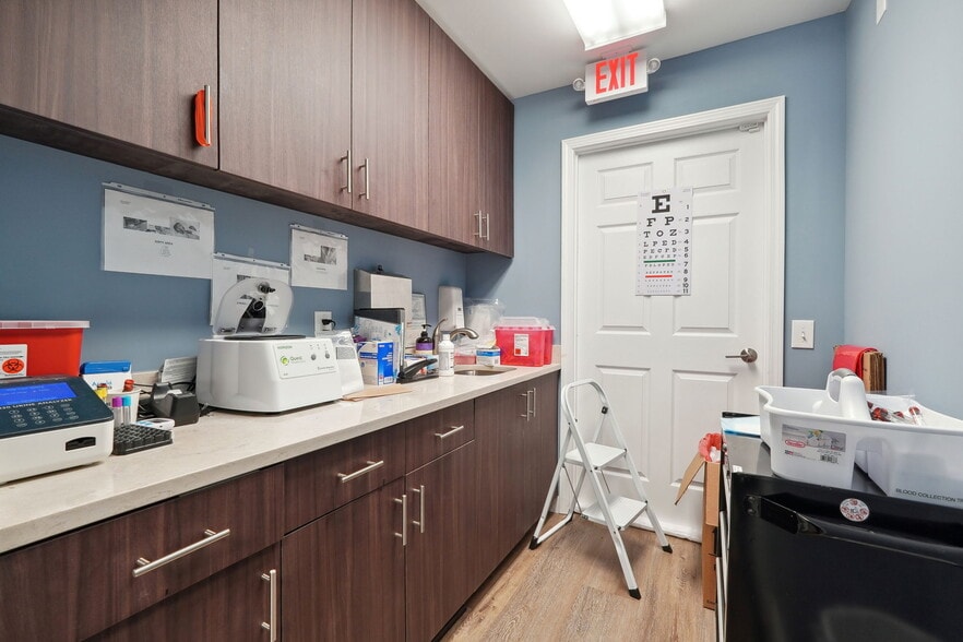 More Photos Of 1137 Alpharetta St, Roswell Office Residential For Lease