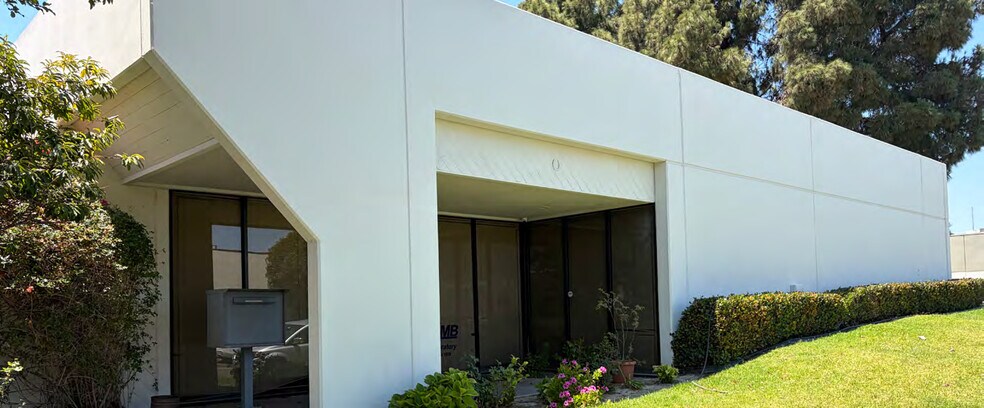 More Photos Of 10703 Progress Way, Cypress Office For Sale