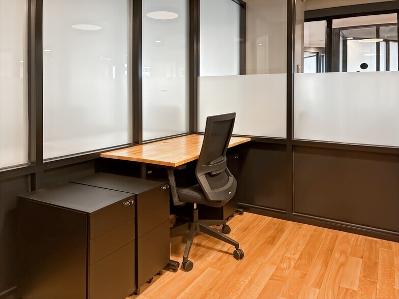 More Photos Of 1560 Broadway, Denver Coworking Space