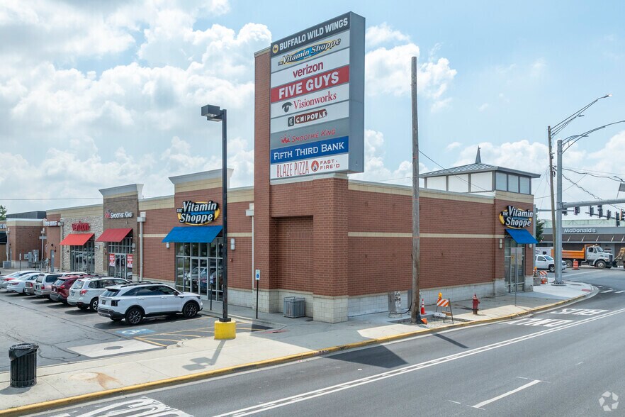 More Photos Of 7170 Cermak Rd, Berwyn Freestanding For Sale