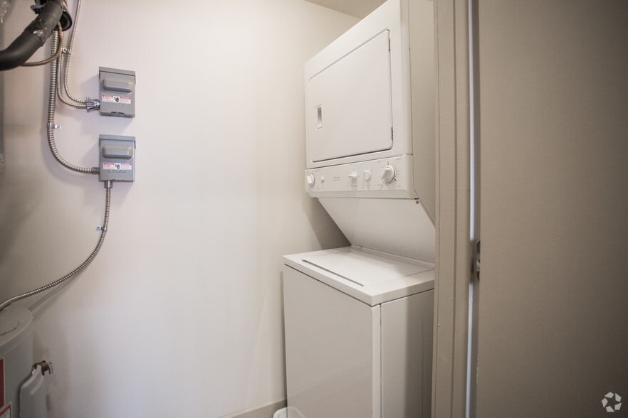 More Photos Of 8710 Cameron St, Silver Spring Apartments For Lease