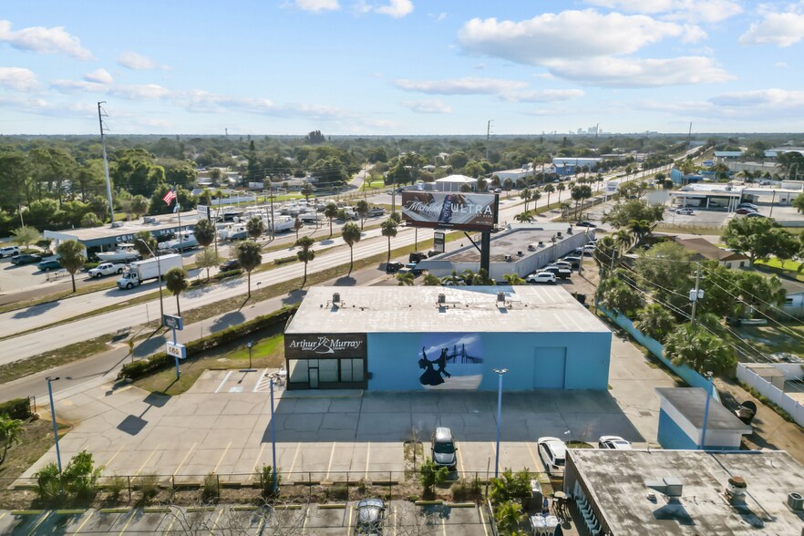 More Photos Of 3350 Tyrone Blvd N, Saint Petersburg Freestanding For Lease