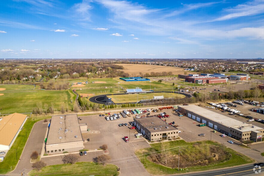 More Photos Of 14360 James Rd, Rogers Light Manufacturing For Lease