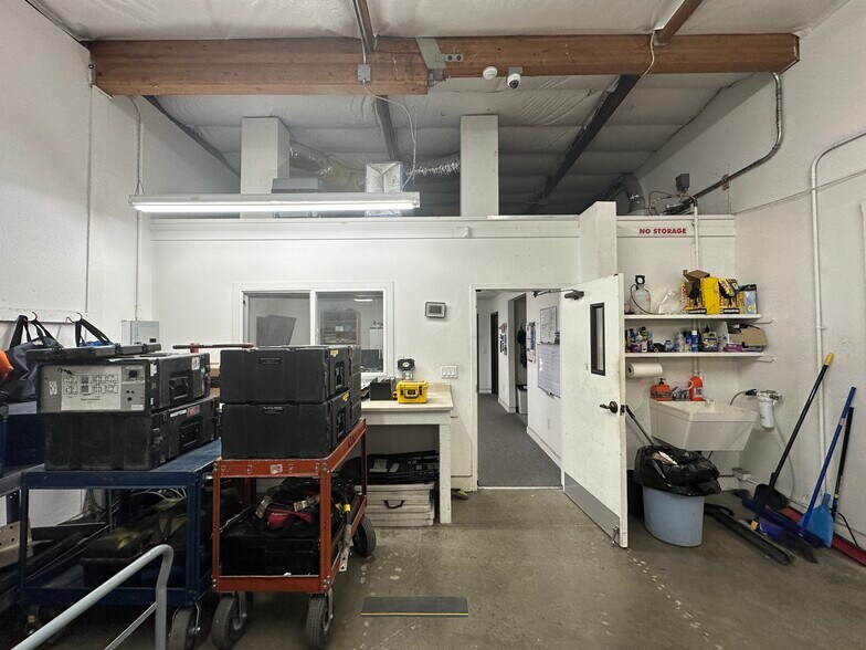 More Photos Of 7083 Commerce Cir, Pleasanton Warehouse For Lease