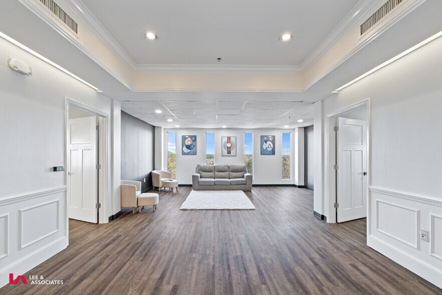 More Photos Of 3301 Buckeye Rd, Atlanta Office For Lease