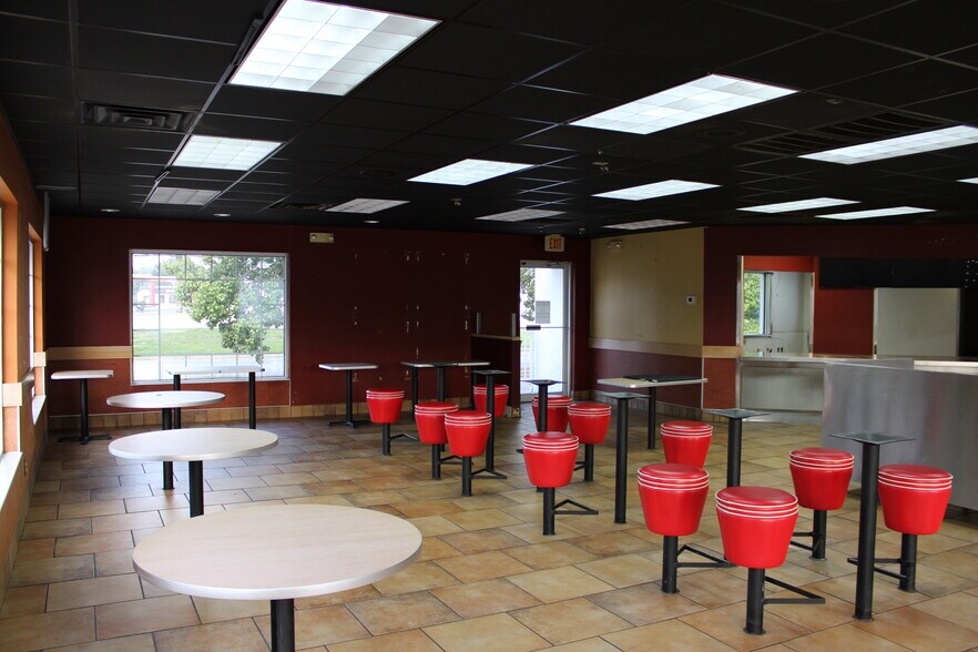 More Photos Of 2707 W 28th Ave, Pine Bluff Fast Food For Lease