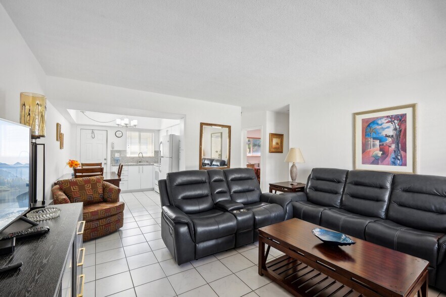 More Photos Of 1201 S Federal Hwy, Hollywood Hotel For Sale