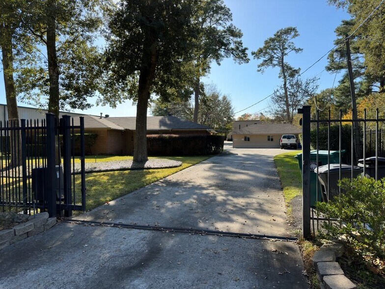 More Photos Of 19609 Wied Rd, Spring Office For Sale