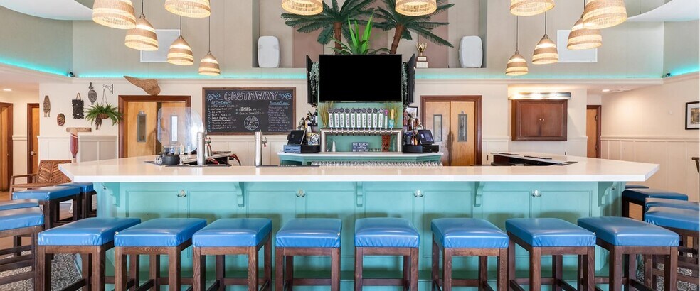 More Photos Of 927 Evergreen Walk, Ocean Beach Restaurant For Sale