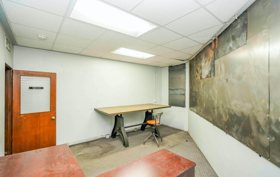 More Photos Of 3301 E 14th St, Los Angeles Warehouse For Sale