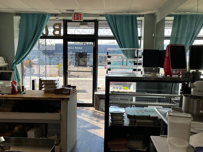 More Photos Of 3023 Central Ave, Saint Petersburg Storefront Retail Office For Sale